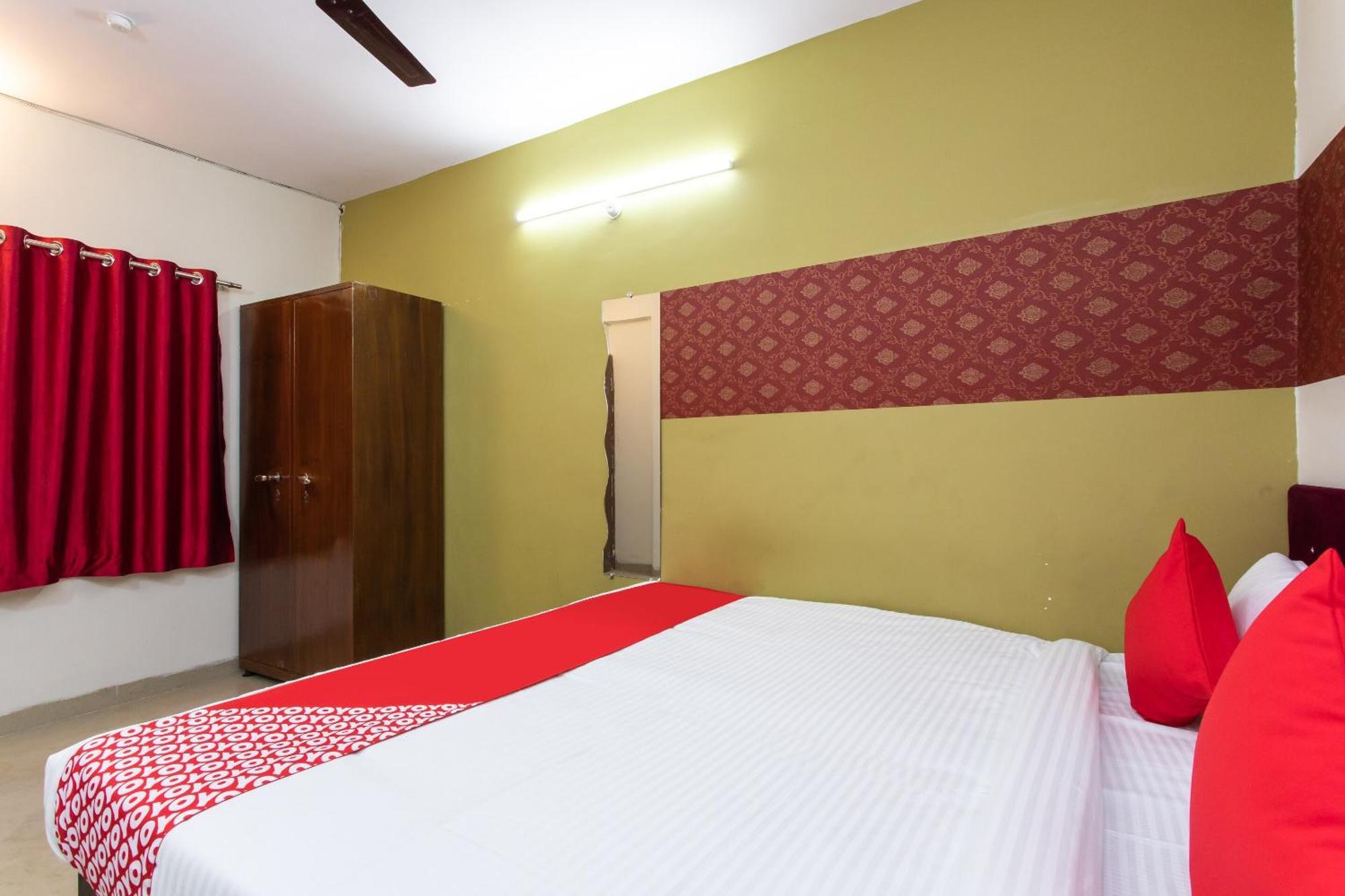 Hotel O Apple Tree 2*
